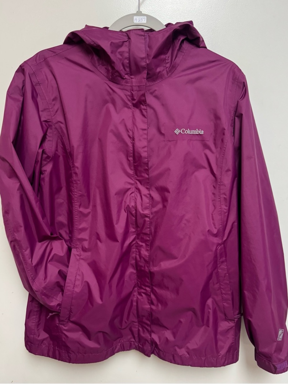 Columbia  Fuchsia Windbreaker Hooded Jacket Women’s Size Large